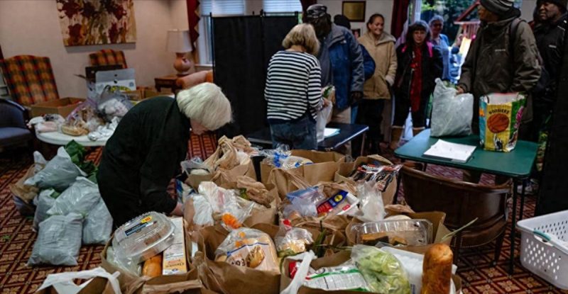 美国停摆酿粮荒！4200万人断SNAP补助，3820亿食品却闲置-微七七资讯