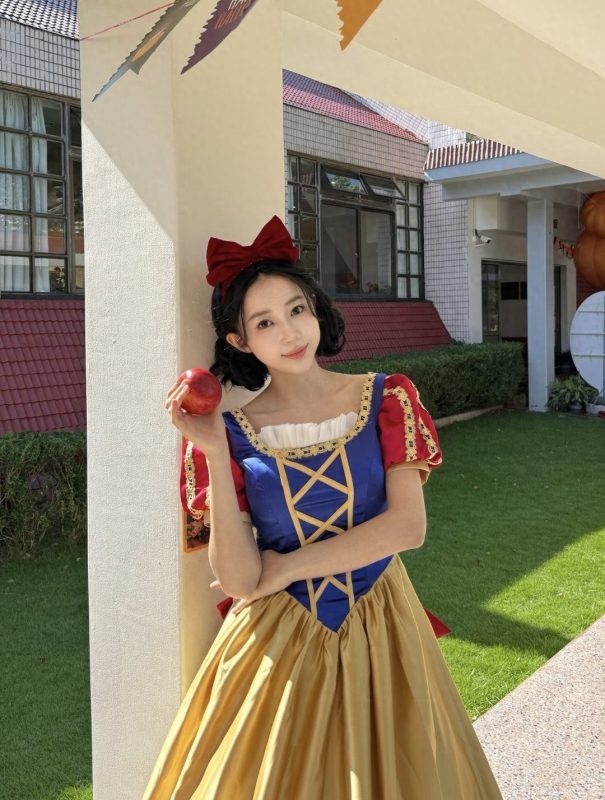 潘玮柏老婆参加幼儿园活动，5岁女儿好可爱，宣云穿公主装像姐姐-微七七资讯