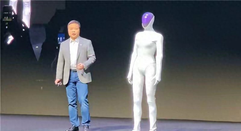 机器人里藏着真人？小鹏这波操作，直接把腿给卸了！-微七七资讯