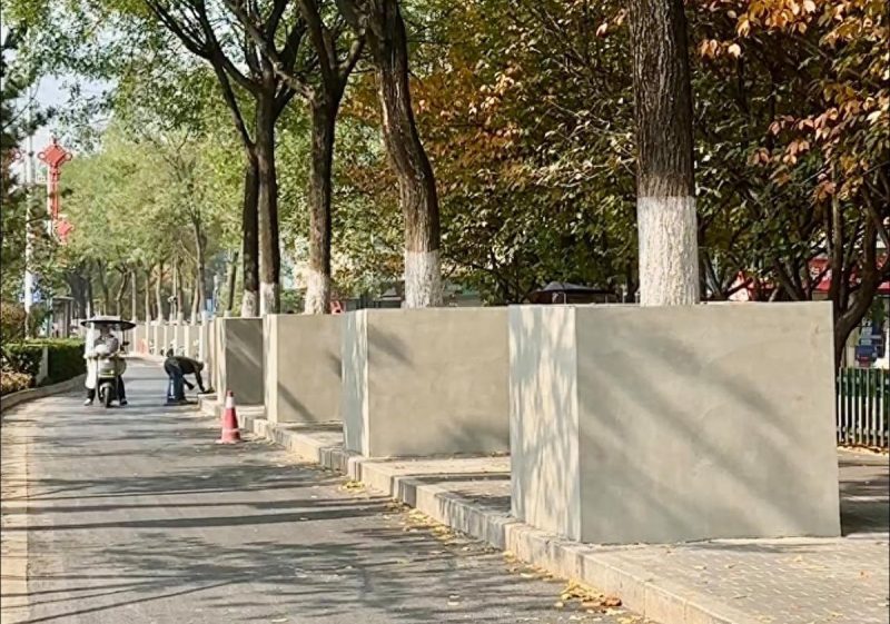 西安树池大变身！直角改圆角获赞，施工员却吐槽：地下有管廊，好看难两全-微七七资讯