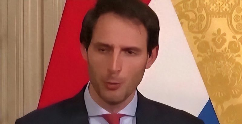 我国黄金存美国的原因，美国会私吞中国存放的黄金吗？-微七七资讯