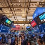 美股开盘前的坏消息是什么，陷入债务危机的美国AI巨头有哪些？-微七七资讯