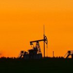 2025年油价创20年记录原因，180万桶油失踪最新进展？-微七七资讯