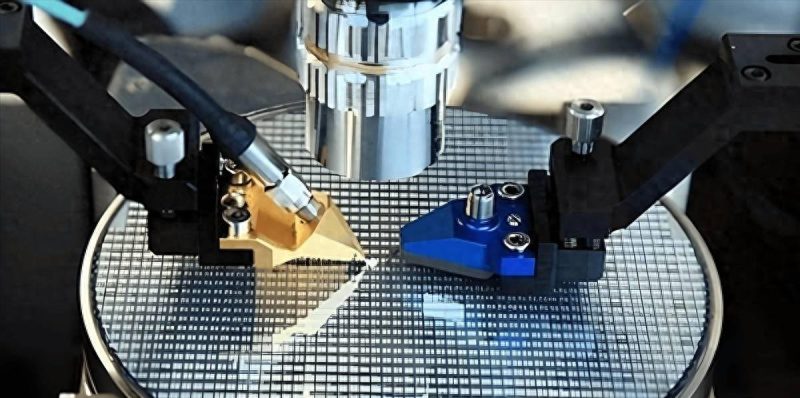 日本垄断光刻胶别国为何无法生产，断供后中国芯片产业如何应对？-微七七资讯